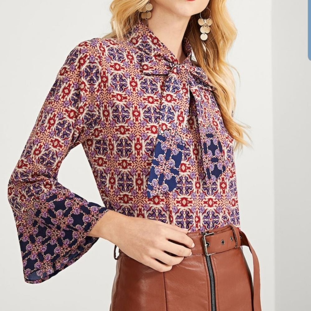 2/$20 NWOT Shein Bell Sleeve Blouse